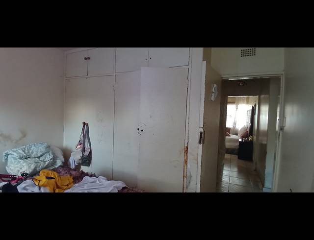2 BEDROOM FLAT FOR SALE IN VEREENIGING CENTRAL